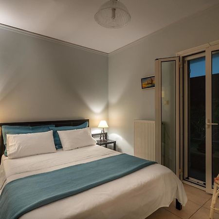 Maria'S Seaside Villa - House With 3 Rooms In Marathon, With Wonderful 외부 사진