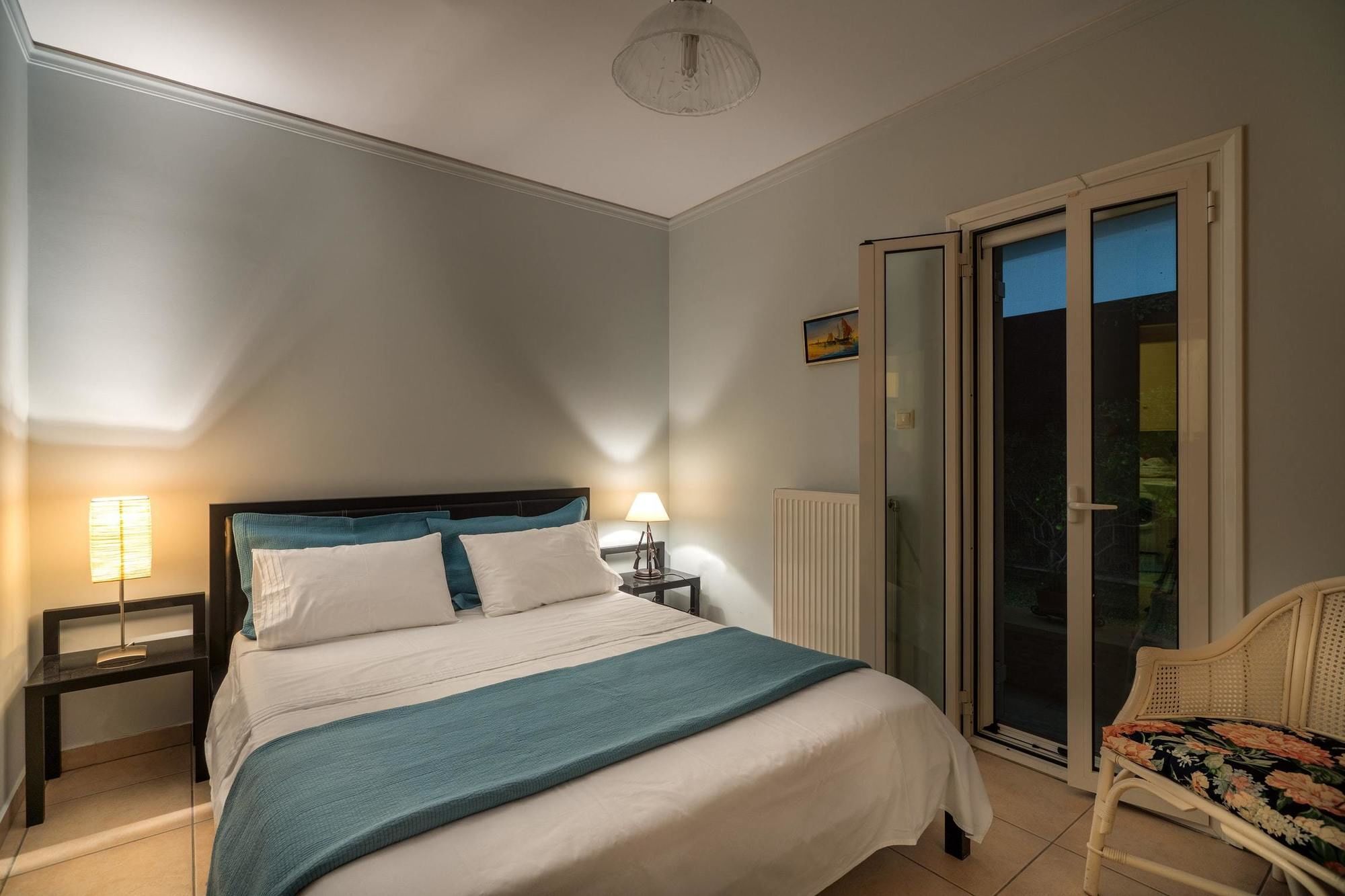 Maria'S Seaside Villa - House With 3 Rooms In Marathon, With Wonderful 외부 사진