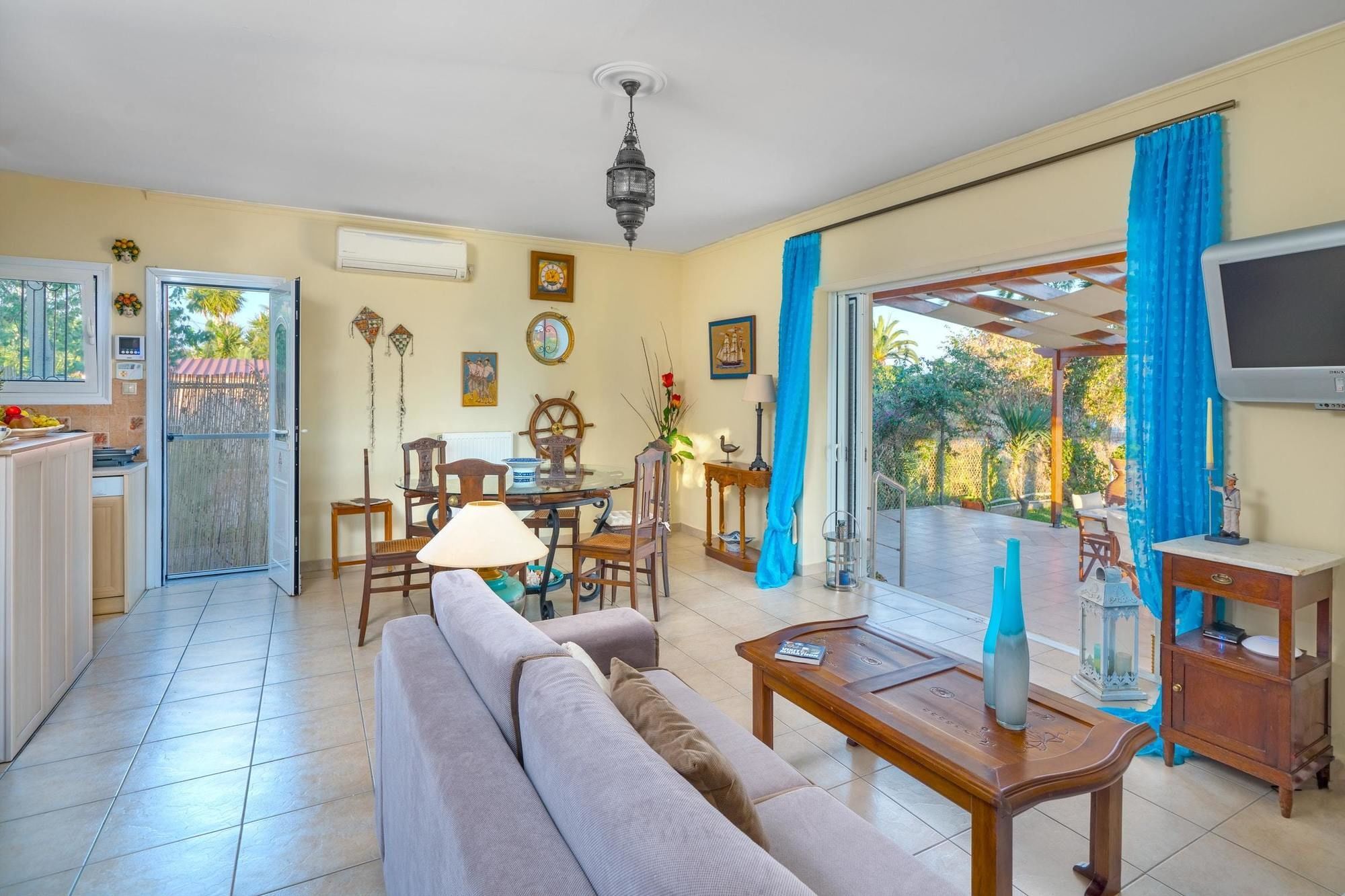 Maria'S Seaside Villa - House With 3 Rooms In Marathon, With Wonderful 외부 사진