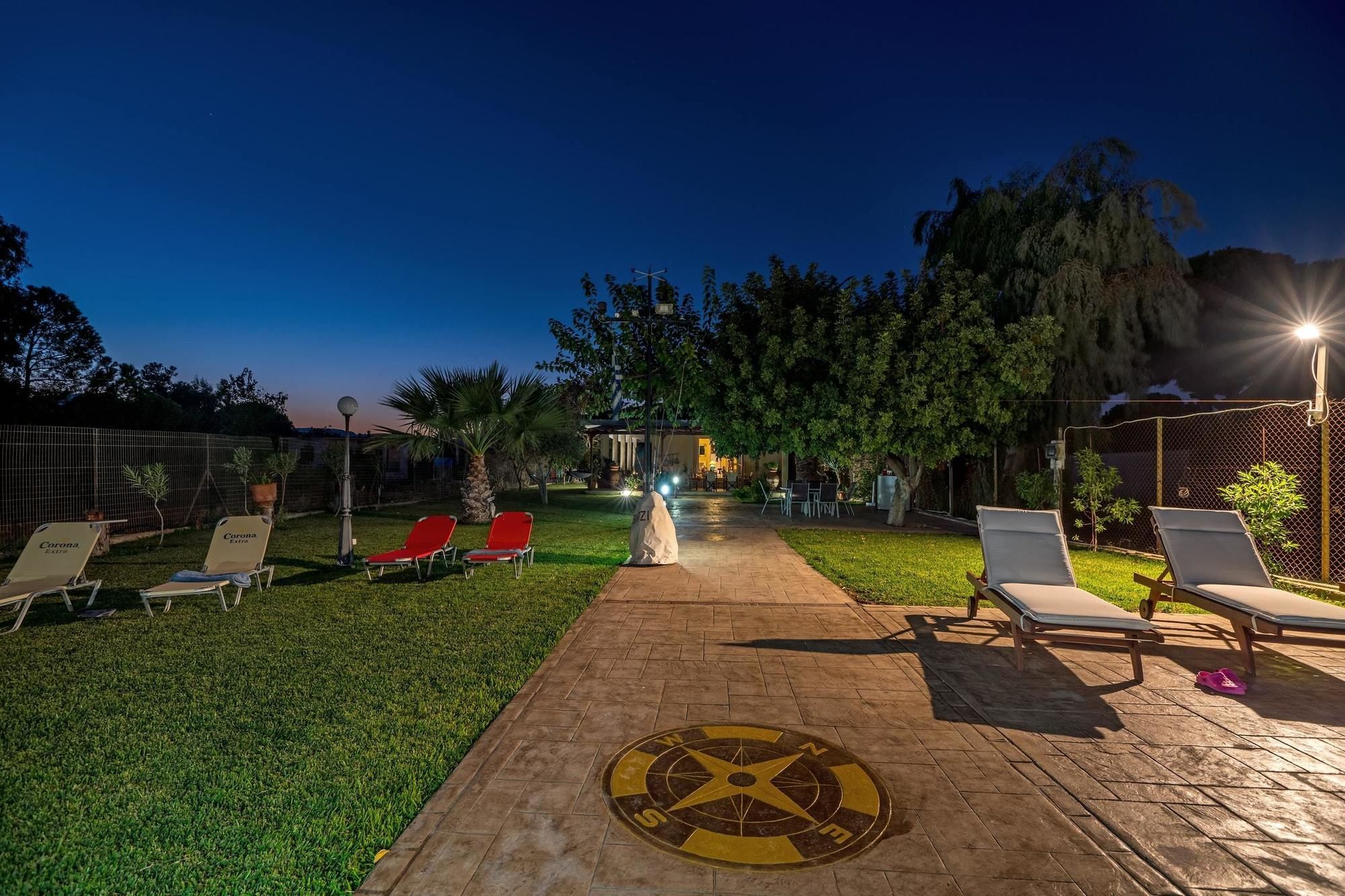 Maria'S Seaside Villa - House With 3 Rooms In Marathon, With Wonderful 외부 사진