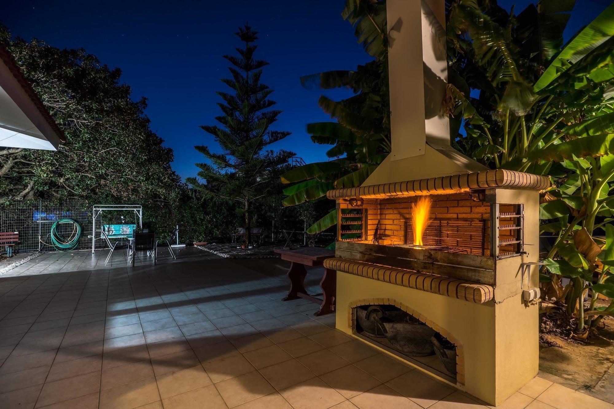 Maria'S Seaside Villa - House With 3 Rooms In Marathon, With Wonderful 외부 사진